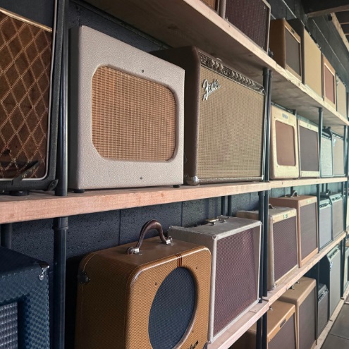 In this episode, Eric and Nat interview guitar amp guru Troy Angus, longtime amp tech and builder, experienced guitar player, and all 'round great guy.  After living all his life in Utah, he has recently relocated to Idaho Falls, ID. Eric, Nat, & Troy talk amp philosophy, vintage and modern amps, speakers, and get into the mystique and mythology concerning tube guitar amplifiers.